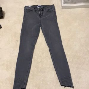Black skinny jeans! size 28. Detailed ankles